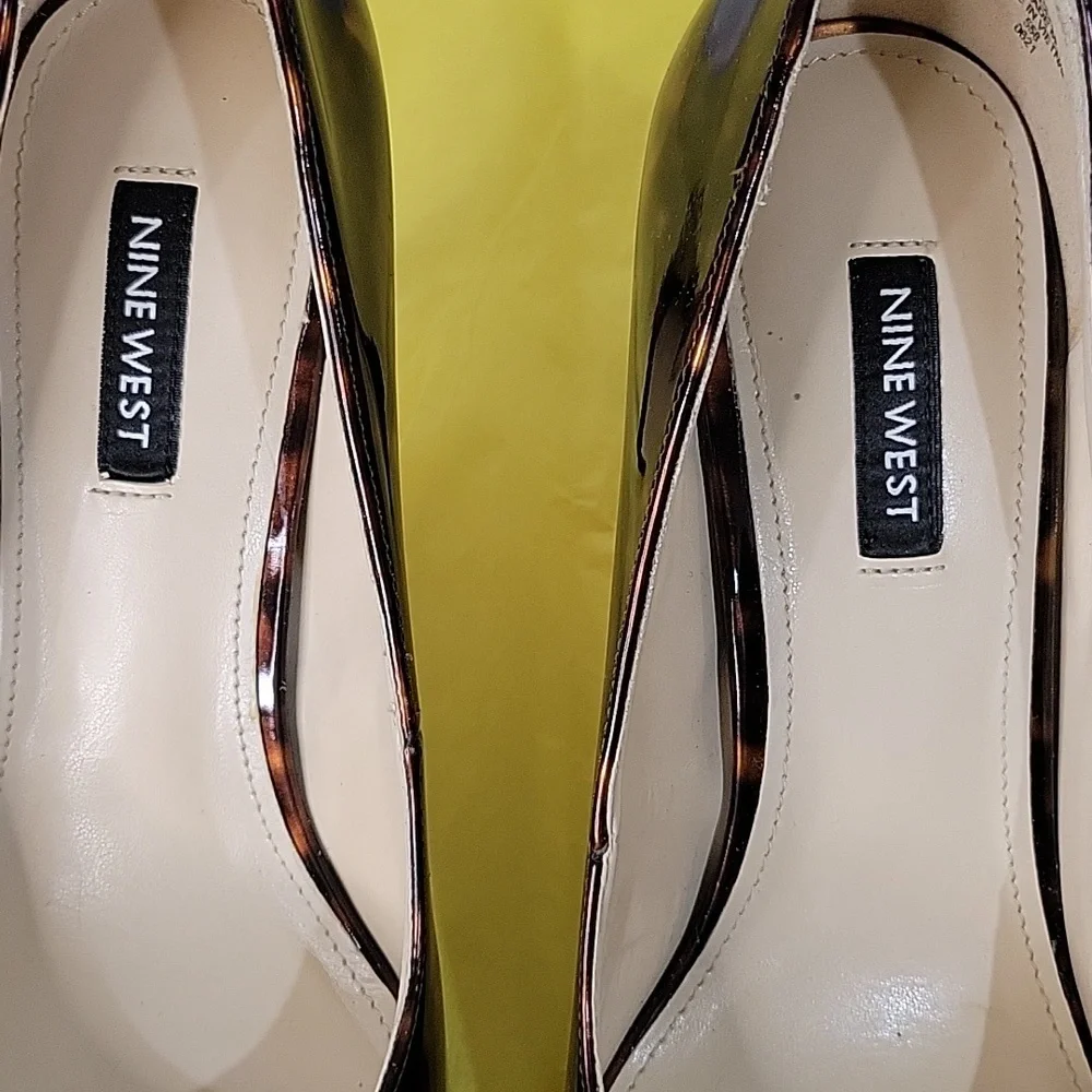Nine West Tortoise Brown Pumps w/ Gold Chain LIKE NEW Size 8.5 - Picture 3 of 10